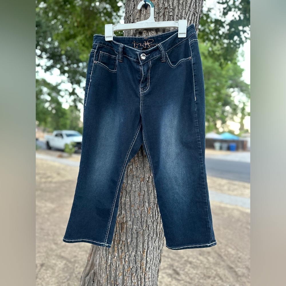 Truth Be Told Capris Dark Blue Jeans - Picture 2 of 6